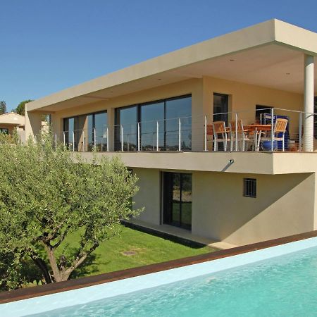 Upbeat Villa In Rochefort-Du-Gard With Private Pool Ruang foto